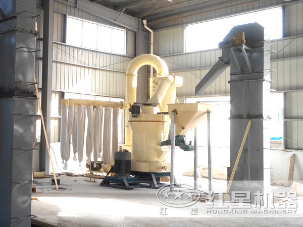 1200目錳礦磨粉機(jī)現(xiàn)場圖