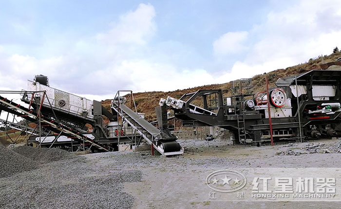 輪胎移動石子機(jī)破碎現(xiàn)場——雙機(jī)組合，更加效能高