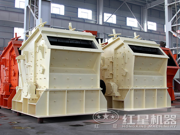 <a href='http://m.uibeclub.com/art/2010105.html'>反擊式破碎機</a>